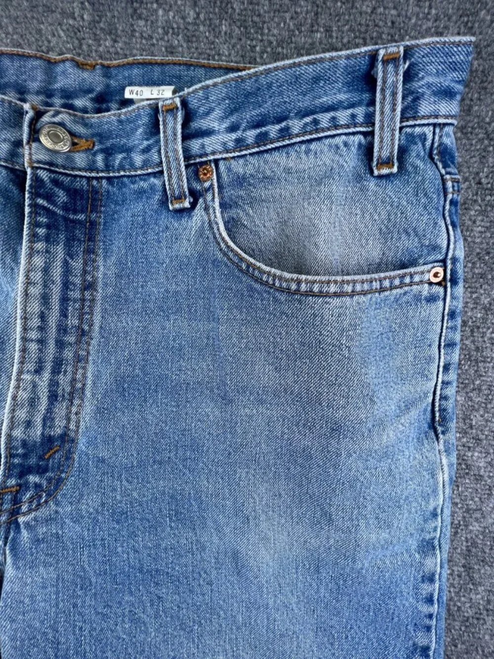 VTG Levi’s 550 Relaxed Fit Paper Tag Canada Made Blue Denim Jeans 40x32